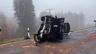 Tödlicher Frontalcrash auf Landstraße: 19-Jährige und 16-Jährige sterben bei Kollision Tödlicher Frontalcrash auf Landstraße: 19-Jährige und 16-Jährige sterben bei Kollision