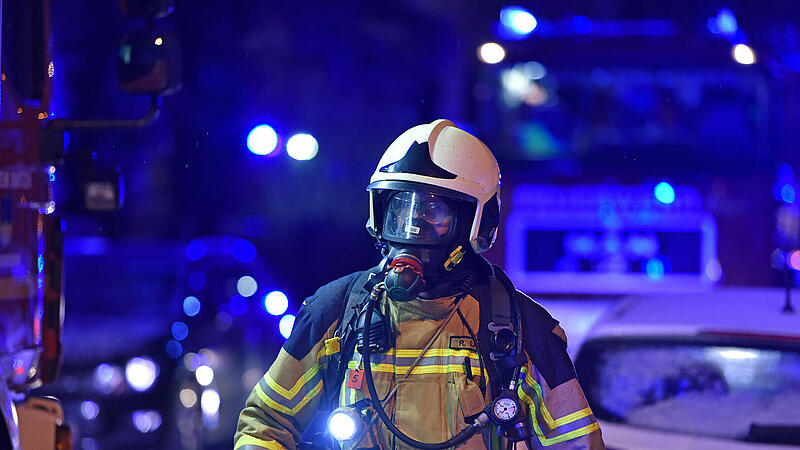 Kreis Lichtenfels: Wohnung brennt komplett aus - 100.000 Euro Schaden Feuerwehr, Feuerwehreinsatz, Brand