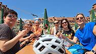 Eigens für das Weinfest sind diese Frauen aus dem thüringischen Ohrdruf angereist. Ihr nunmehr schon viertes.