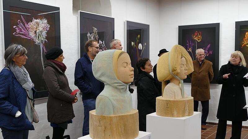 Die Besucher der Vernissage waren auf Anhieb fasziniert von den qualit&auml;tsvollen Werken der ausstellenden K&uuml;nstlerschar.