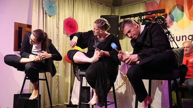 Z&auml;unger Schlappenfasching: K&ouml;rperinstrumente und Politik