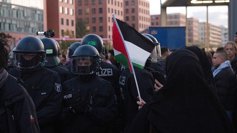 Pro-pal&auml;stinensische Demonstration nach Angriff der Hamas auf Israel