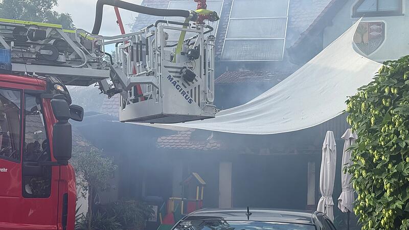 In Serlbach kam es zu einem Großbrand einer Garage.Forchheim & Fränkische Schweiz In Serlbach kam es zu einem Großbrand einer Garage.