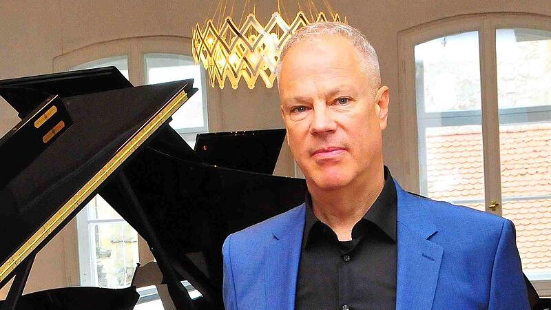 Forscher Arno Mungen möchte die erste umfassende wissenschaftliche Biographie über die Sängerin Wilhelmine Schröder-Devrient verfassen. Forscher Arno Mungen möchte die erste umfassende wissenschaftliche Biographie über die Sängerin Wilhelmine Schröder-Devrient verfassen.