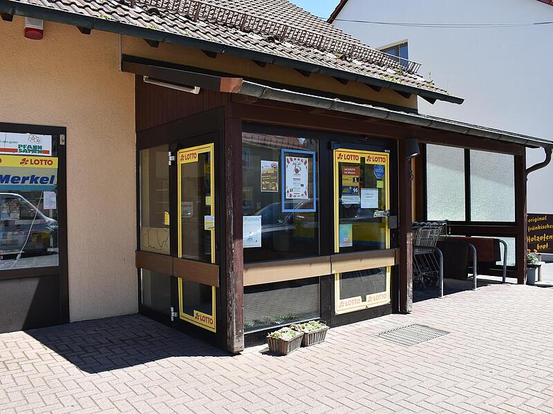 Der Edeka-Markt Merkel in Hiltpoltstein soll zum Dorfladen werden.Forchheim & Fränkische Schweiz