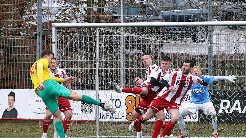 Mit einem Volley ins Glück: Max Pfister erzielte für die DJK Bamberg II das entscheidende Tor gegen den TSV Staffelstein. Mit einem Volley ins Glück: Max Pfister erzielte für die DJK Bamberg II das entscheidende Tor gegen den TSV Staffelstein.