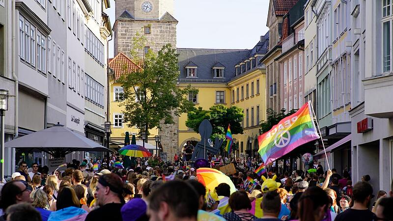 Knapp 600 Menschen waren beim CSD 2022 in Coburg.