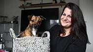 Julia Goetz aus Unterleiterbach flechtet unter anderem Körbe aus FT-Zeitungspapier Julia Goetz aus Unterleiterbach flechtet unter anderem Körbe aus FT-Zeitungspapier. Nicht nur ihr Hund Ferdinand findet daran gefallen. Mittlerweile ist die 32-Jährige durch ihr ausgefallenes Hobby bekannt in der Region - und darüber hinaus.