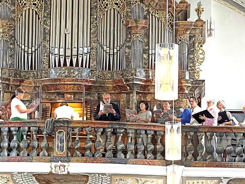 Der Basilika-Chor Marienweiher umrahmt dem Festgottesdienst zum Patrozinium.Oswald Purucker