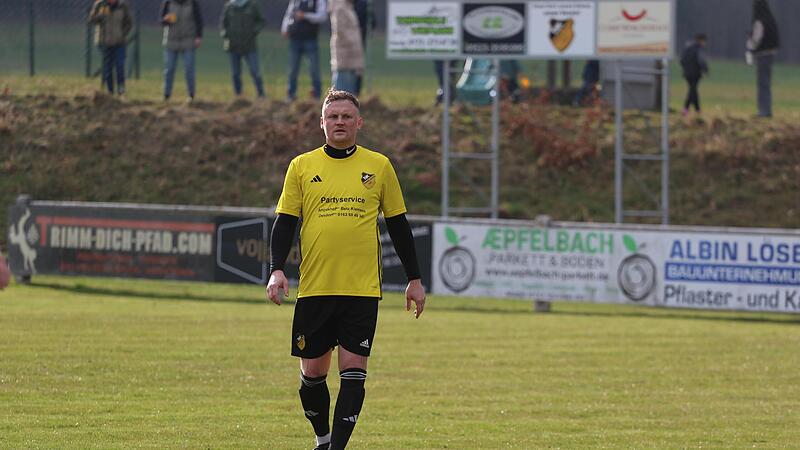 Normalerweise erzielt Christian Manicki Treffer f&uuml;r die DJK Wimmelbach. Im Spitzenspiel gegen Uehlfeld verhinderte er die des Gegners.