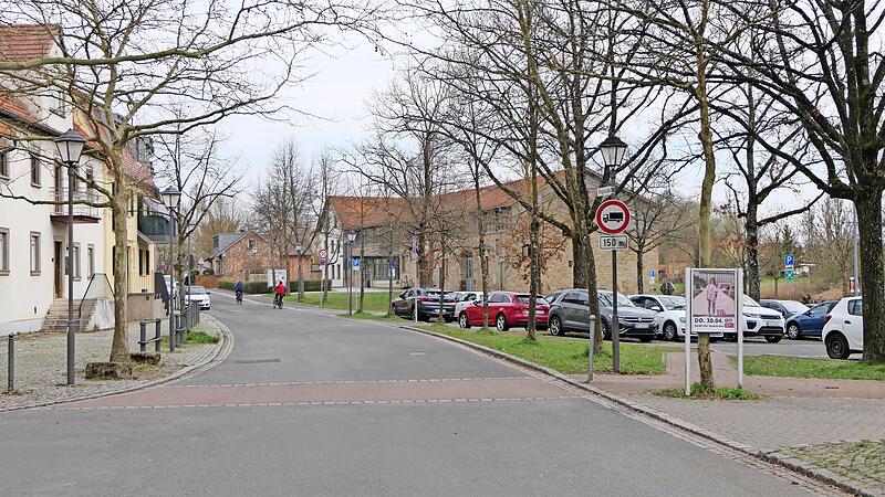 Eine Schutzmauer entlang der Ringstraße schlägt das Wasserwirtschaftsamt zum Hochwasserschutz in Haßfurt vor. Eine Schutzmauer entlang der Ringstraße schlägt das Wasserwirtschaftsamt zum Hochwasserschutz in Haßfurt vor.