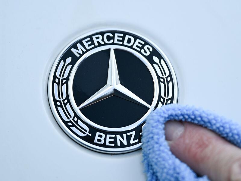 Mercedes-Benz Logo Mercedes-Benz Logo