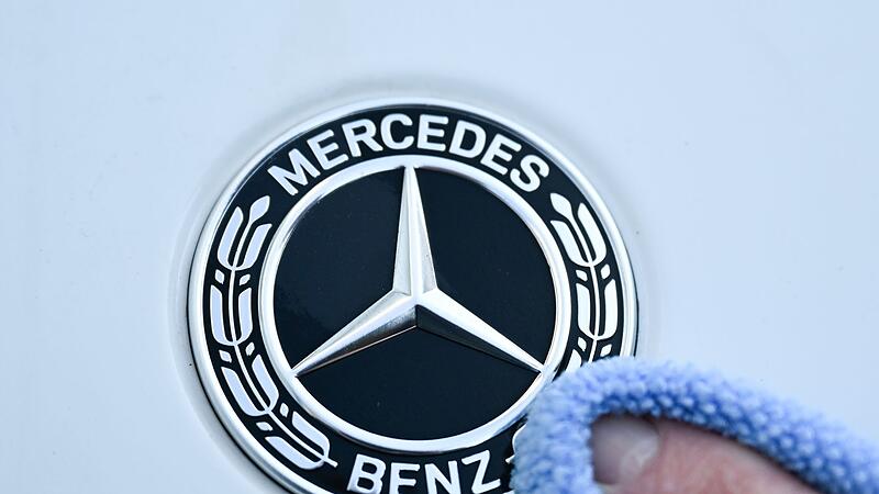 Mercedes-Benz Logo Mercedes-Benz Logo