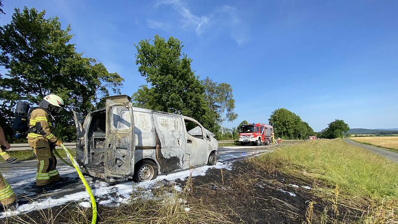 Brennendes Auto B303