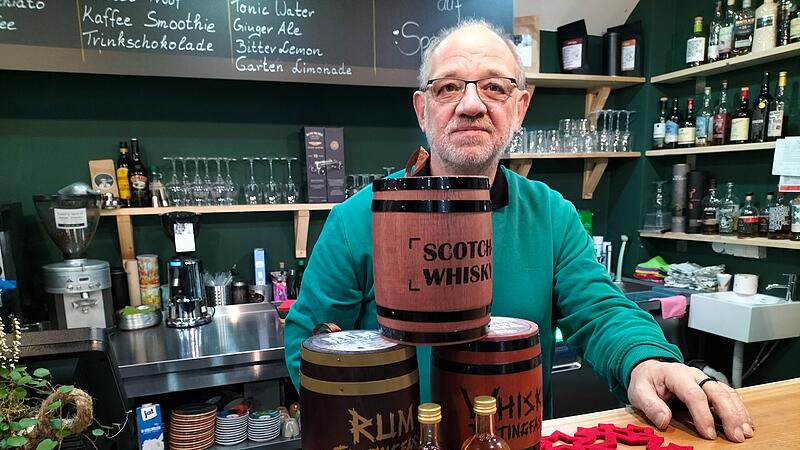 Dietmar Schramm bietet eine große Whisky- und Rum-Auswahl an. Dietmar Schramm bietet eine große Whisky- und Rum-Auswahl an.