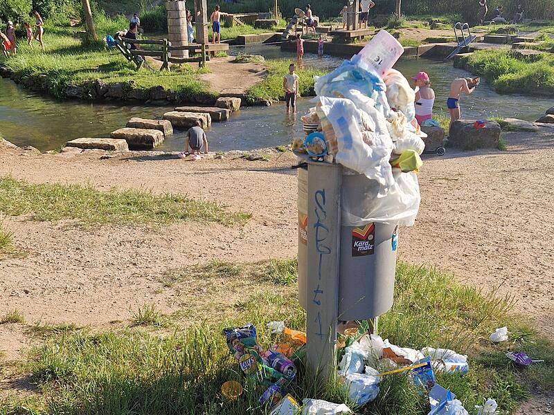 Unter anderem direkt am Erba-Wasserspielplatz sah es am Pfingstwochenende so aus.
