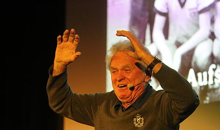 Er hat am Dienstagabend Hallstadt begeistert: Weltmeister und Ex-Torh&uuml;ter Sepp Maier.