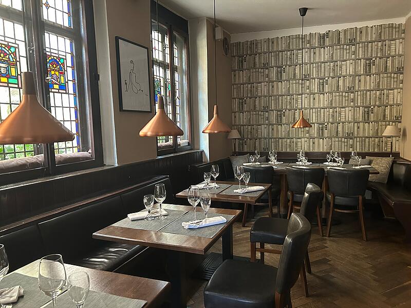 Traditionsreiches Restaurant in Coburg: Blick ins Innere der K&uuml;nstler-Klause.