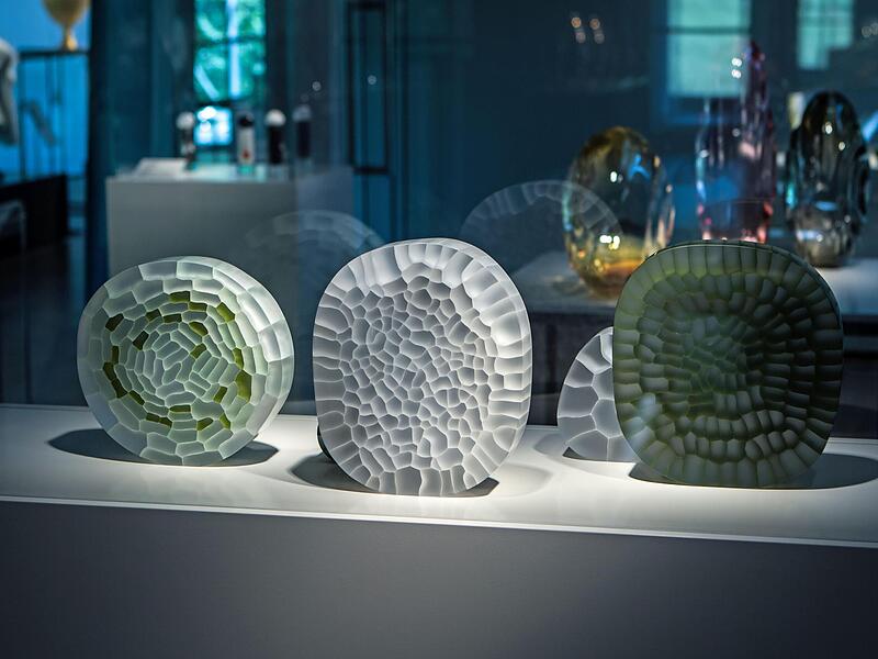 Trine Drivsholm: “Botanical Structures“ – Studioglas aus Dänemark zeigt eine neue Sonderausstellung im Museum für Modernes Glas im Park von Schloss Rosenau.