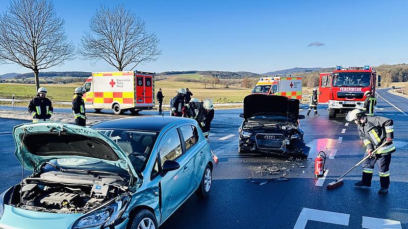 Vier Personen wurden bei einem Verkehrsunfall an dieser Kreuzung verletzt.