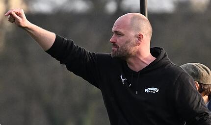 Buckenhofens Trainer Markus Fischer und seine Mannschaft sind auf der Erfolgsspur.Forchheim & Fr&auml;nkische Schweiz