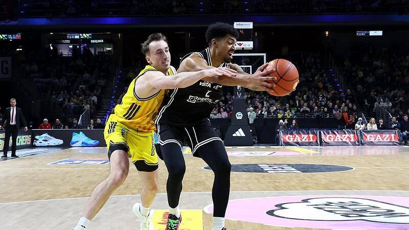 Baskets-Kapitän Ibi Watson (mit Ball) musste mit seinen Bambergern vor drei Wochen eine ganz bittere Niederlage in Berlin um Moses Wood hinnehmen. Baskets-Kapitän Ibi Watson (mit Ball) musste mit seinen Bambergern vor drei Wochen eine ganz bittere Niederlage in Berlin um Moses Wood hinnehmen.