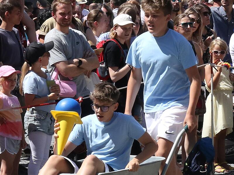 Ab mit der Schubkarre!