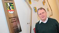 Henry Schramm freut sich auf seine zweite Amtszeit als Bezirkstagspräsident.