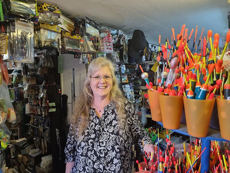 Der Abverkauf in Petra R&ouml;ckeleins Anglergesch&auml;ft in Baiersdorf l&auml;uft bis zum 9. Mai.