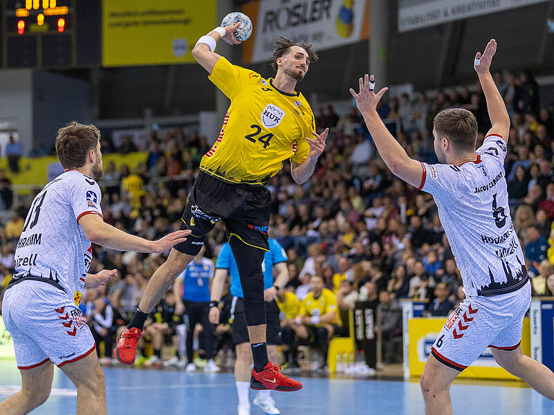 Seine Tore wurden schmerzlich vermisst: Mikael Helmersson riss das Spiel des HSC Coburg sofort wieder an sich. Seine Tore wurden schmerzlich vermisst: Mikael Helmersson riss das Spiel des HSC Coburg sofort wieder an sich.