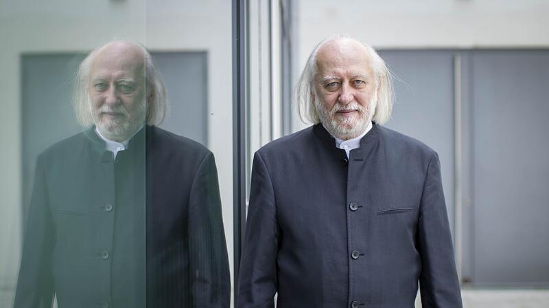 L&aacute;szl&oacute; Krasznahorkai