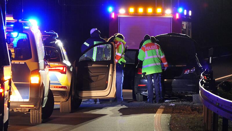 Spuren der Verwüstung nach Verfolgungsjagd im Zeiler Ortsteil Ziegelanger Spuren der Verwüstung nach Verfolgungsjagd im Zeiler Ortsteil Ziegelanger