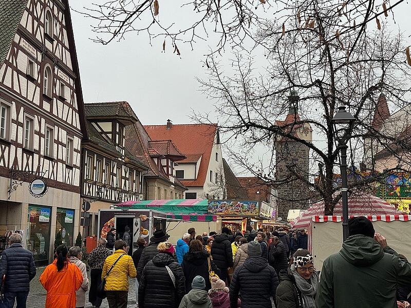 Verkaufoffener Sonntag Herzogenaurach Martini Kirchweih 2025Verkaufoffener Sonntag Herzogenaurach Martini Kirchweih 2025