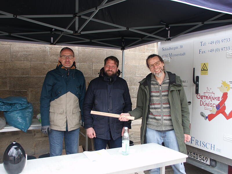 Ramadama Aufräumaktion am 14. März in MünnerstadtRamadama Aufräumaktion am 14. März in Münnerstadt Das Kreativteam der Stadt mit Stefan Richter (von links), Kilian Düring und Nicolas Zenzen war die ganze Zeit am Stenayer Platz vor Ort.