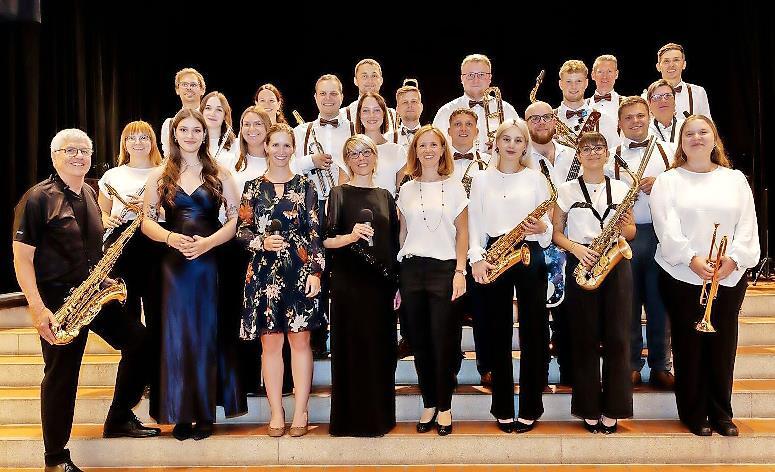 Erste Sahne: Die Big Band sorgt für den mitreißenden Sound beim CSU-Gesellschaftsball. Erste Sahne: Die Big Band sorgt für den mitreißenden Sound beim CSU-Gesellschaftsball.