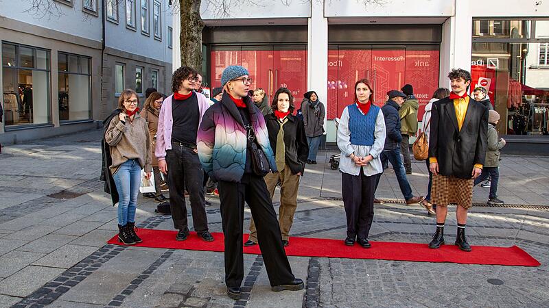 Bei einem Flashmob in Coburg lautete die Botschaft: „Kleidung hat kein Geschlecht."