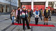 Flashmob in Coburg Bei einem Flashmob in Coburg lautete die Botschaft: „Kleidung hat kein Geschlecht."