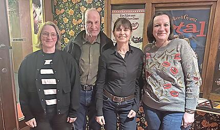 Patrizia Renninger (von links), Alfred Pöhlmann, Gitti Martin und Maresa Schlemmer bilden gemeinsam mit Mario Wintergerst das neue Team der Lichtspielfreunde. Patrizia Renninger (von links), Alfred Pöhlmann, Gitti Martin und Maresa Schlemmer bilden gemeinsam mit Mario Wintergerst das neue Team der Lichtspielfreunde.