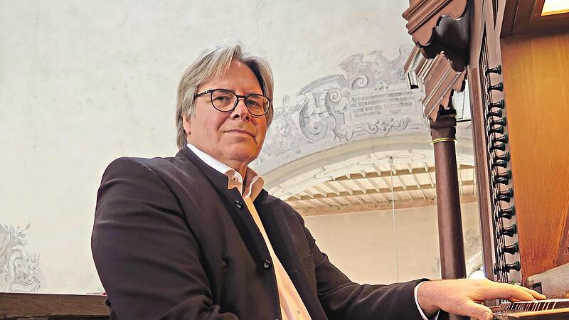 Peter Rottmann an der Orgel.Karin Rottmann-Hagen