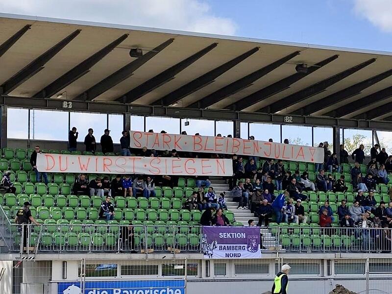Die Fans von Eintracht Bamberg unterstützen Julia im Kampf gegen Leukämie. Die Fans von Eintracht Bamberg unterstützen Julia im Kampf gegen Leukämie.
