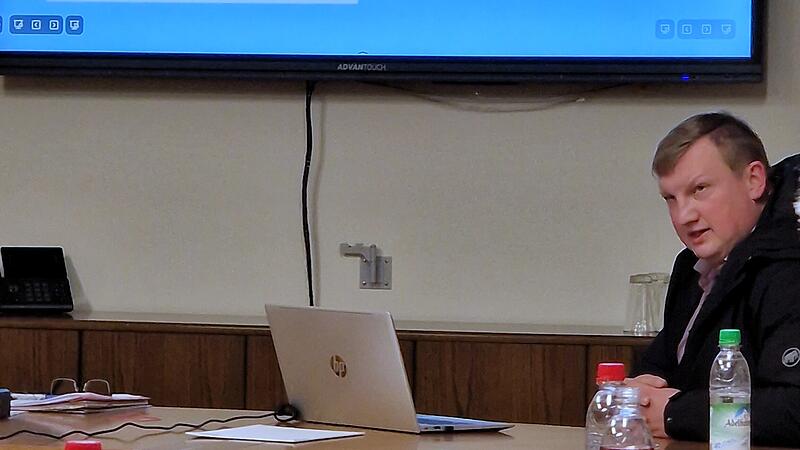 Alexander Giesbrecht informierte über die Entwicklung der Kläranlagen Steinwiesen und Neufang.