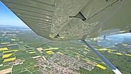Mit dem Blick aus dem Flugzeug der Luftrettungsstaffel Bayern sollen Br&auml;nde schneller entdeckt werden.