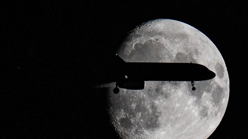 Am Mond vorbei