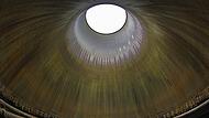 Es ist eine Kathedrale des Atomzeitalters: Im Inneren werden die gewaltigen Dimensionen der Kühltürme sichtbar. 143 Meter hoch, 104 Meter Durchmesser