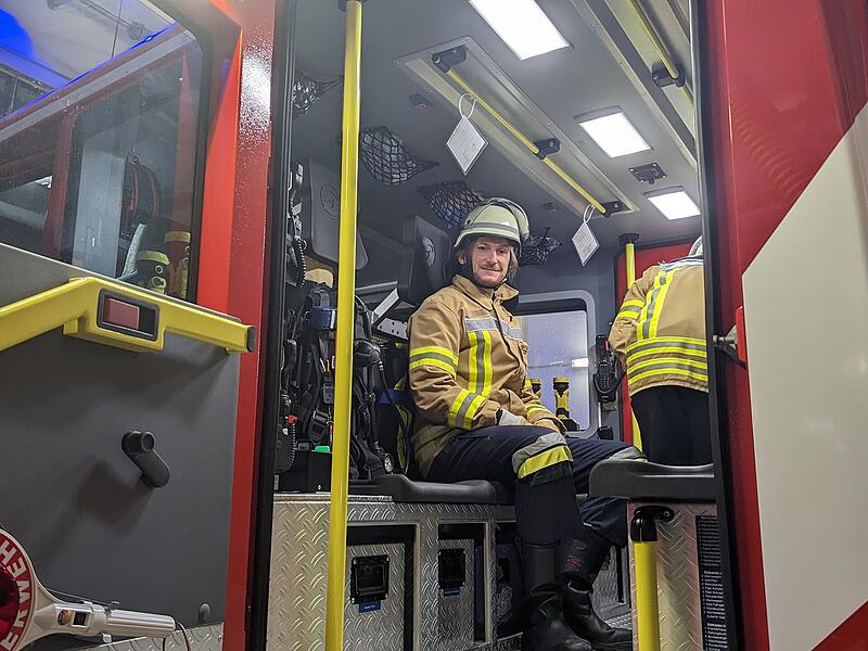 Erlebnis in Bildern: Einmal selbst Feuerwehrmann seinErlebnis in Bildern: Einmal selbst Feuerwehrmann sein Aufsitzen - die Spannung steigt.