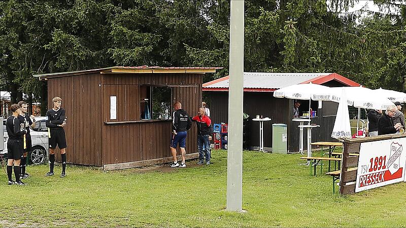 Die Imbissbuden des TSV sind am Wochenende geöffnet.