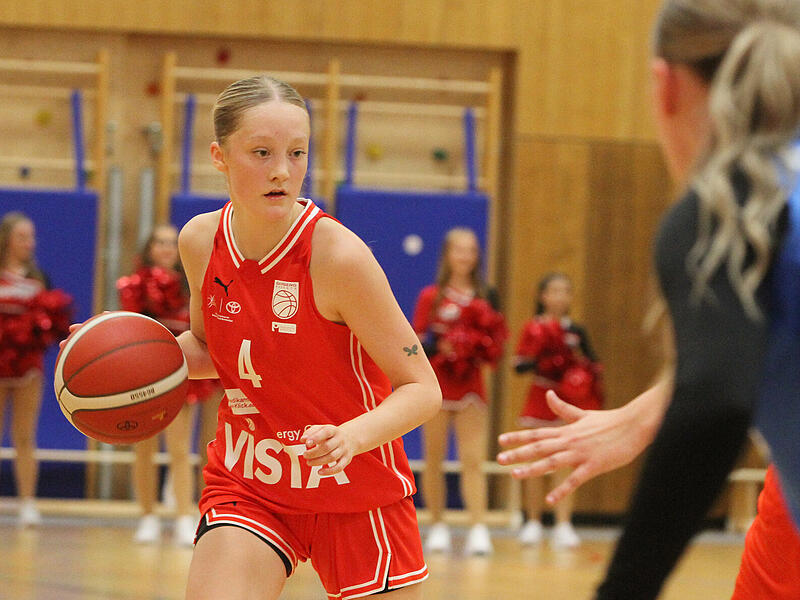 Emma Rettinger spielt mit 17 Jahren bereits eine wichtige Rolle in der Rotation des Zweitligisten Medikamente-per-Klick Bamberg Baskets.
