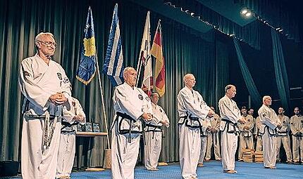 Lehrg&auml;nge verschiedener Gro&szlig;meister standen unter anderem auf dem Programm.