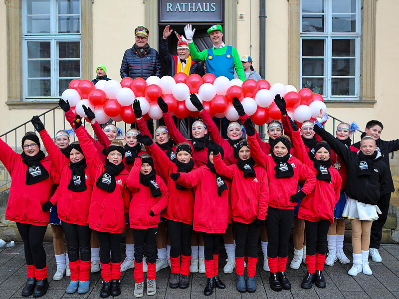 FaschingszugTausende Besucher beim gro&szlig;en Faschingsumzug in Bamberg