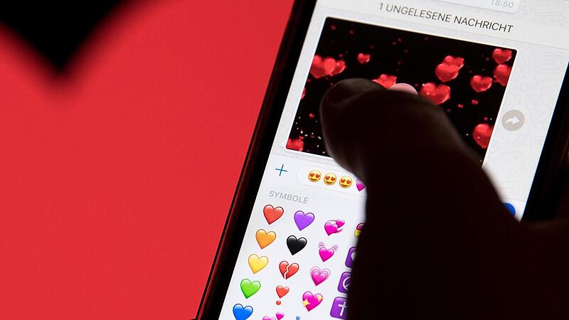 Eine Frau aus dem Landkreis Forchheim ist Opfer des sogenannten Romance-Scam geworden. Die Polizei Oberfranken warnt eindrücklich vor der Masche.Forchheim & Fränkische Schweiz Eine Frau aus dem Landkreis Forchheim ist Opfer des sogenannten Romance-Scam geworden. Die Polizei Oberfranken warnt eindrücklich vor der Masche.Forchheim & Fränkische Schweiz